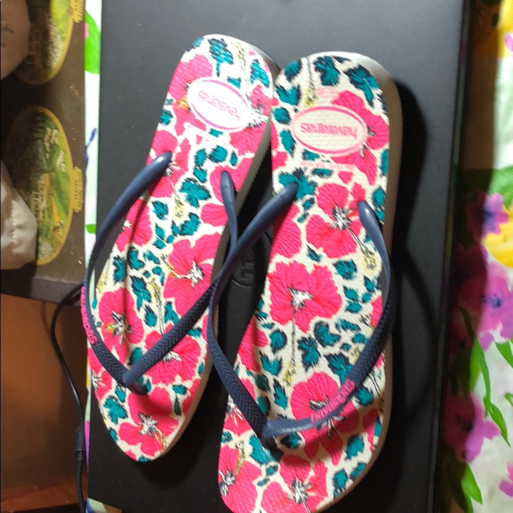 Navy & fuchsia Haviana flip flops size 11-12 43-44